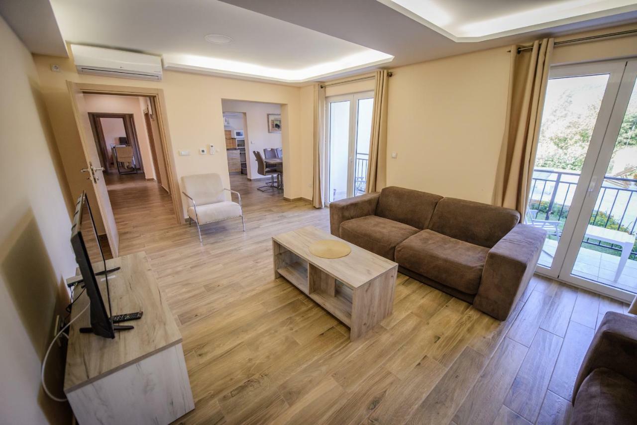 Apartment Vrutak Kotor Exterior photo